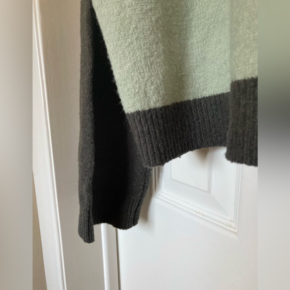 Cute OAK + FORT Dark Gray and Light Green Crew Sweater - Picture 14 of 16